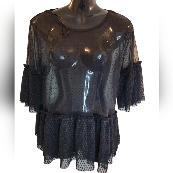 Black lace top - Picture 2 of 2